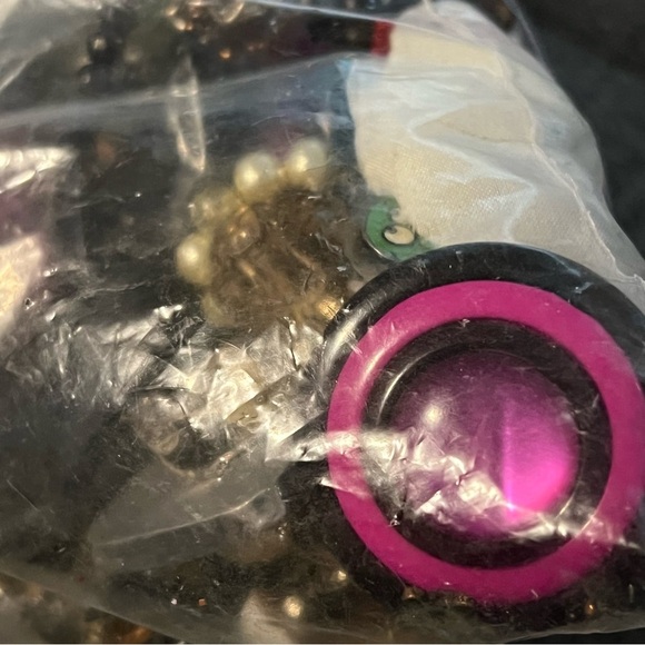 Scrap Jewelry grab bag, 2.5lbs - Picture 2 of 8